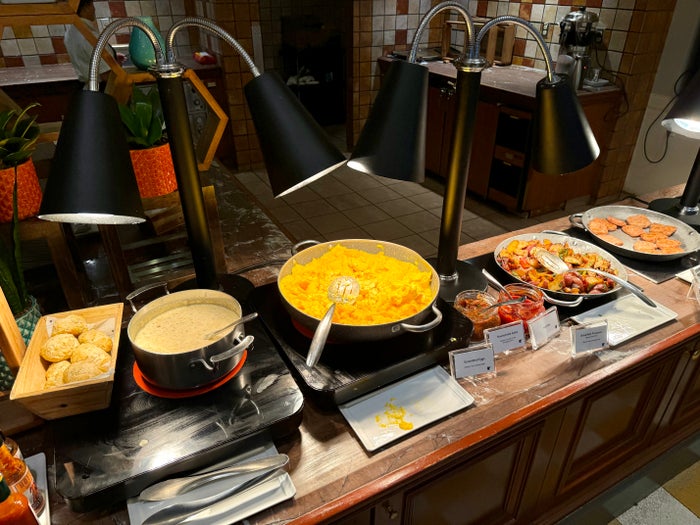 JW Marriott Orlando Grande Lakes Hot Buffet Options JW Marriott Orlando Grande Lakes Hot Buffet Options