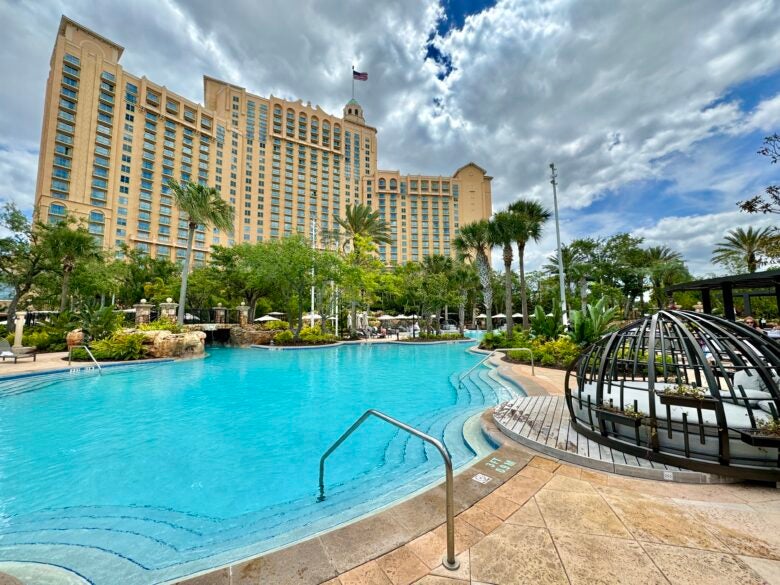 JW Marriott Orlando Grande Lakes Pool and Cabana Overview