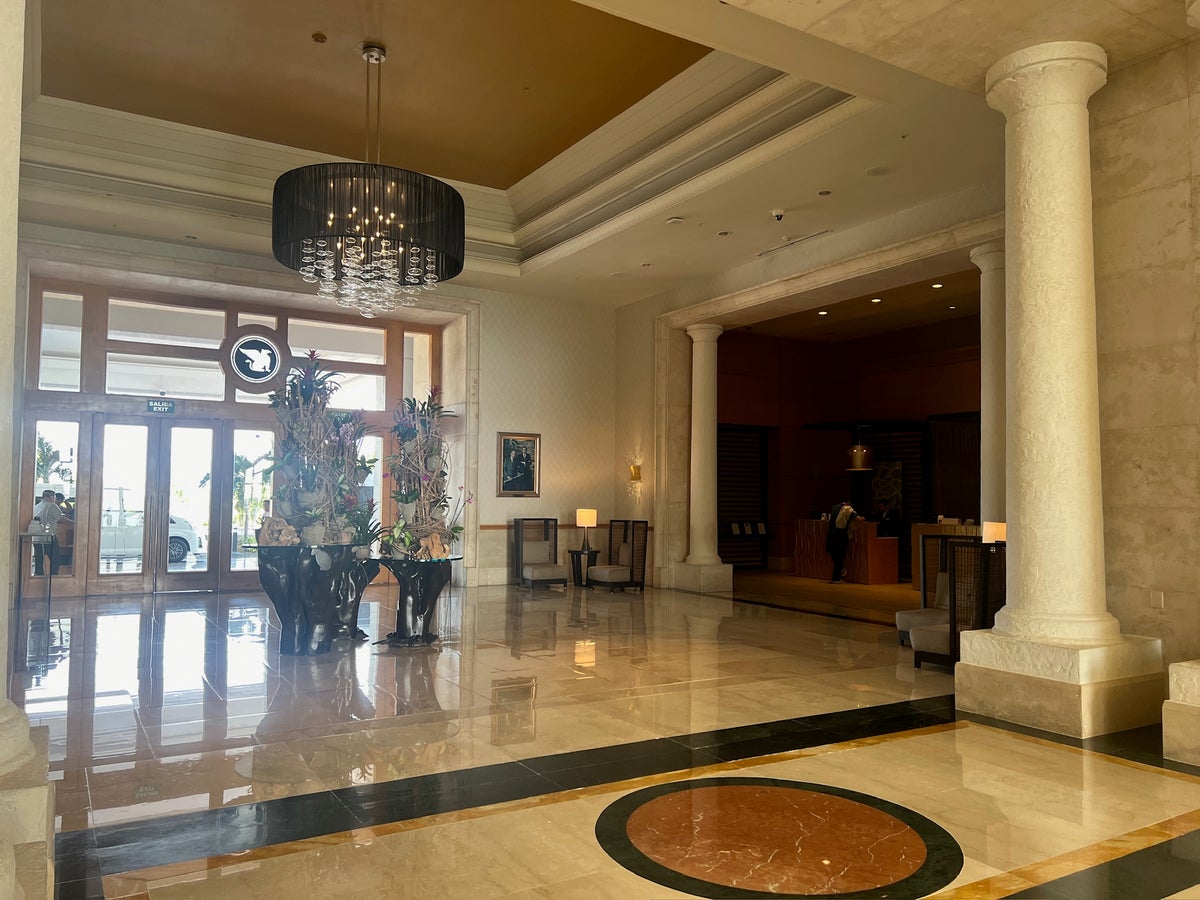 JW Marriott Cancun lobby