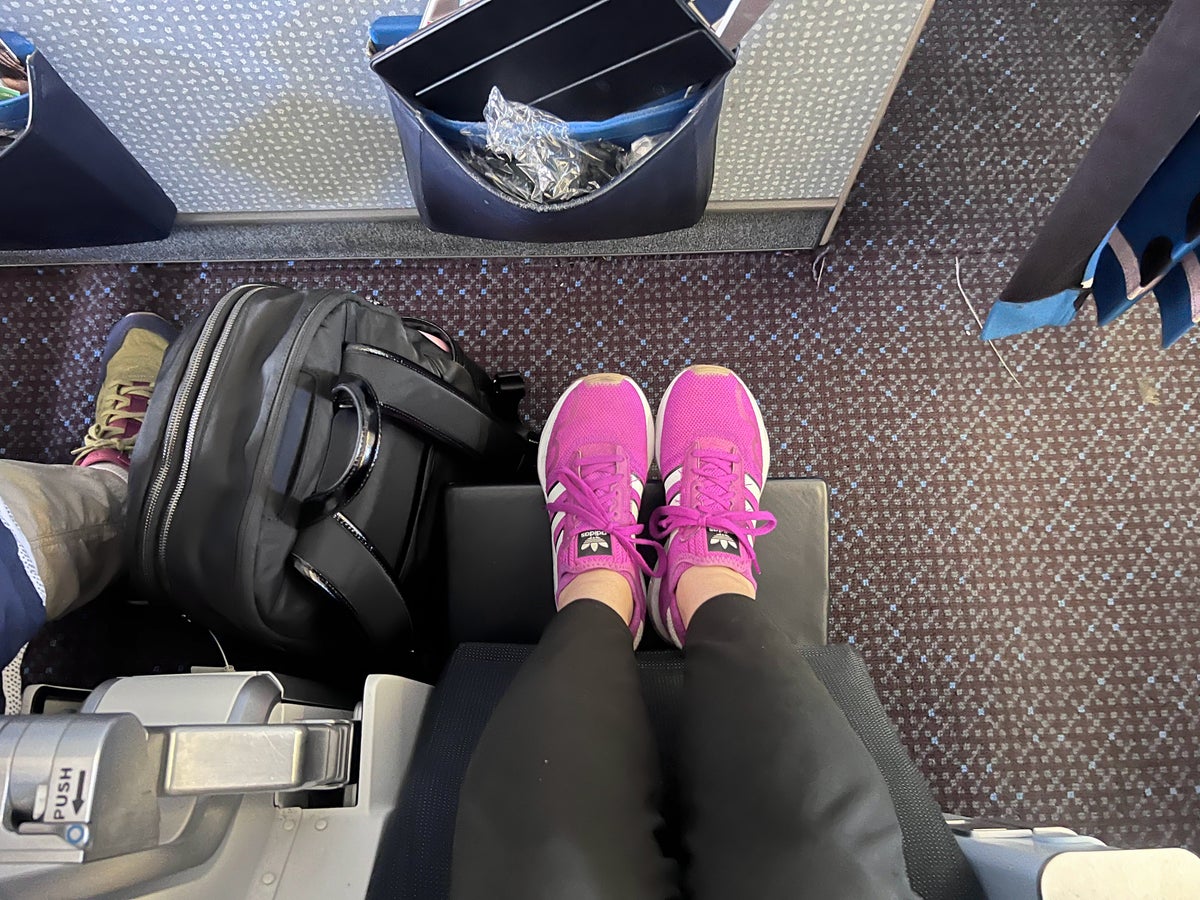 KLM premium comfort footrest