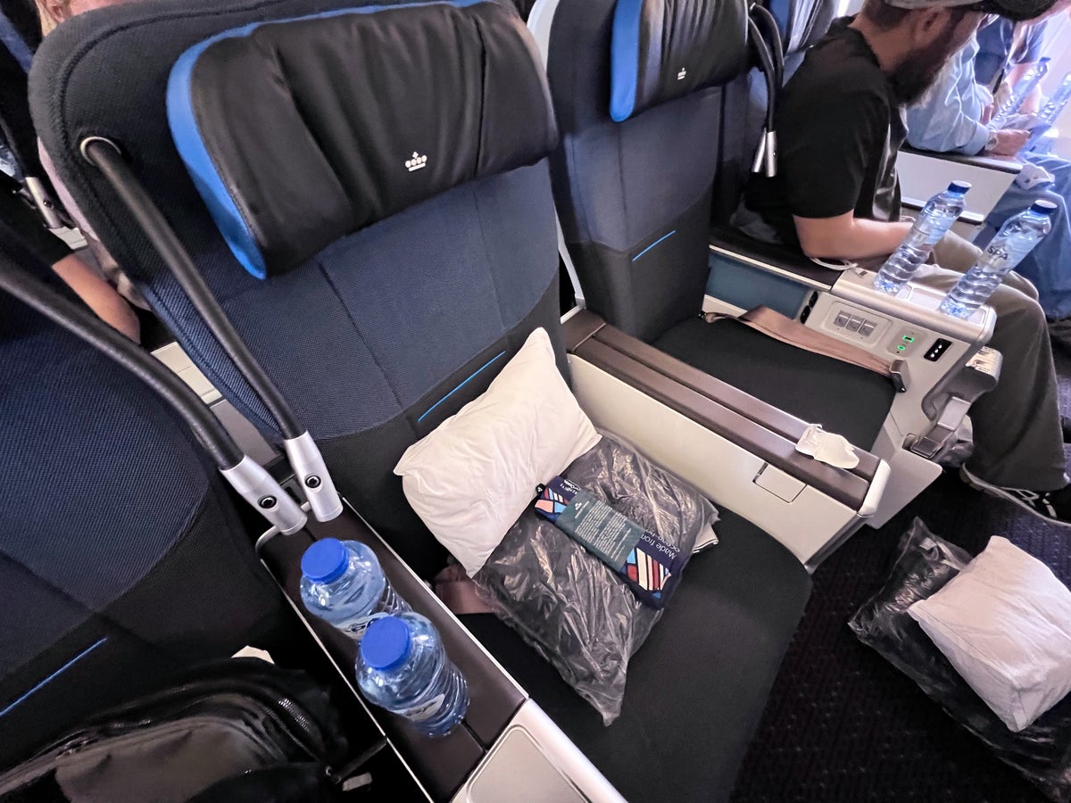 KLM premium comfort seat in a 777 300