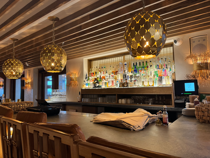 Mondrian Los Angeles Casa Madera bar
