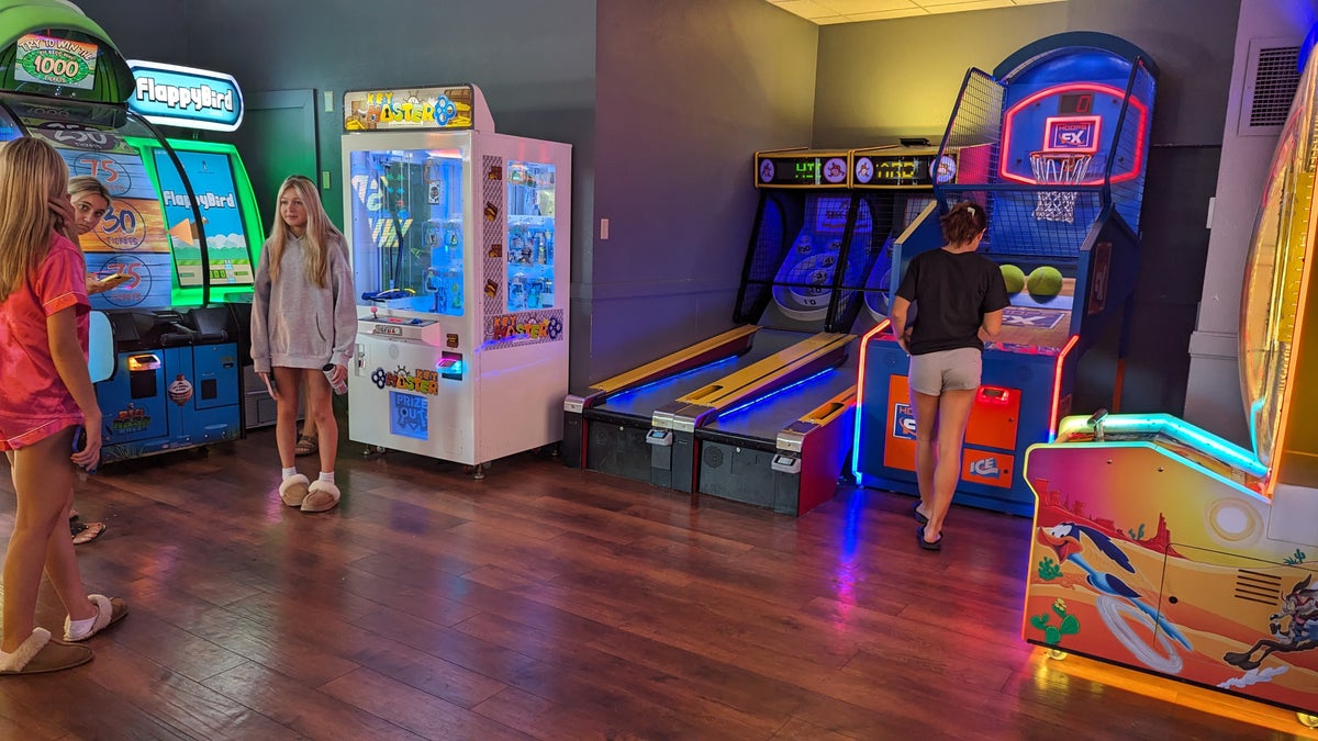 Orlando World Center Marriott amenities activities arcade