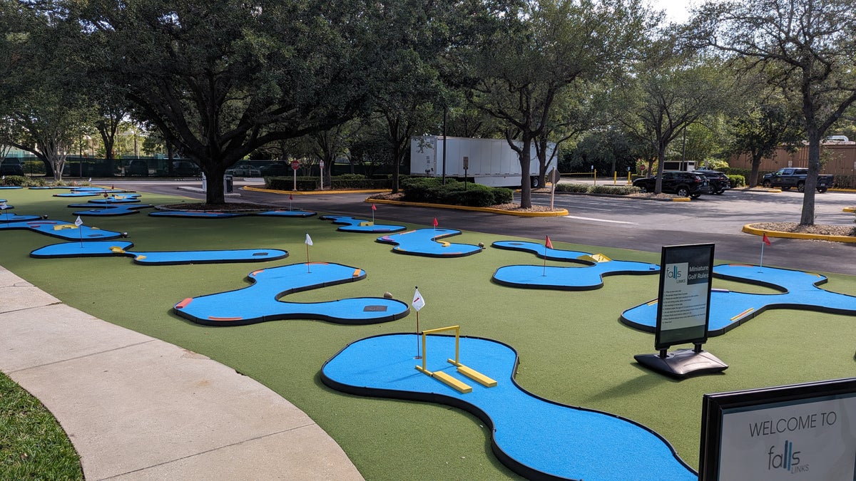 Orlando World Center Marriott amenities mini golf