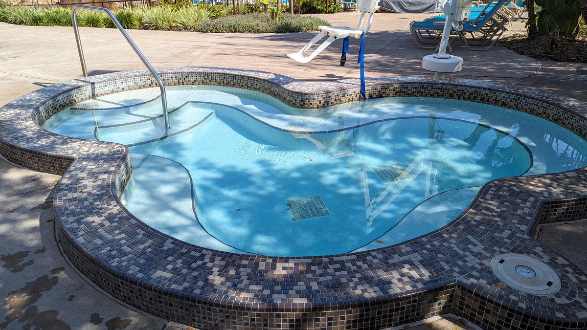 Orlando World Center Marriott amenities pool hot tub