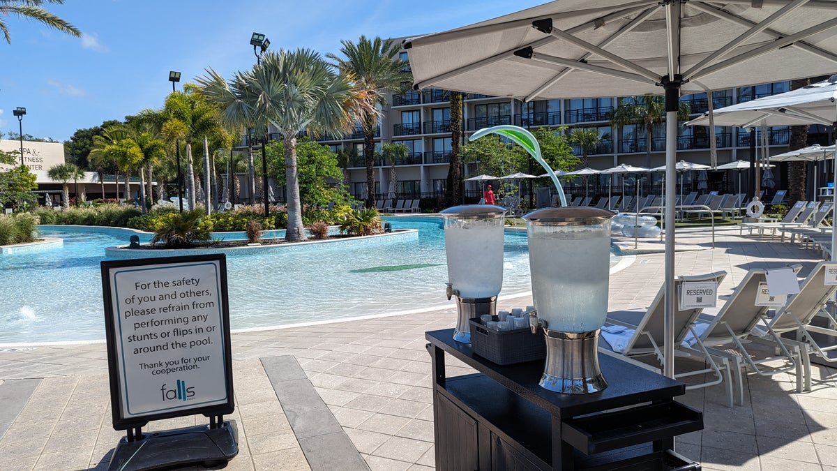 Orlando World Center Marriott amenities pool water