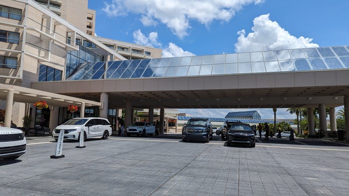 Orlando World Center Marriott entrance drive Orlando World Center Marriott entrance drive