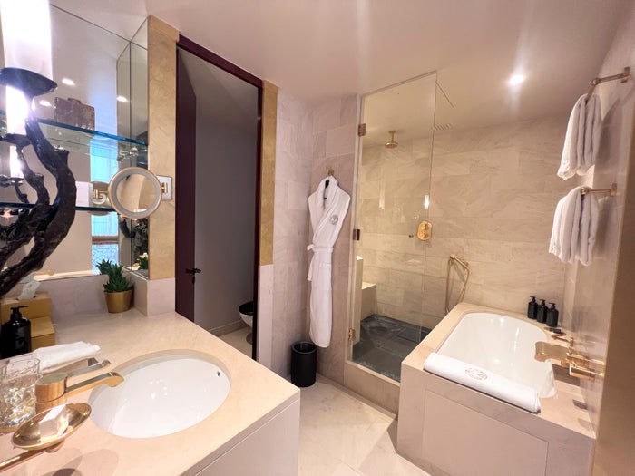 Park Hyatt Paris king deluxe bathroom Park Hyatt Paris king deluxe bathroom