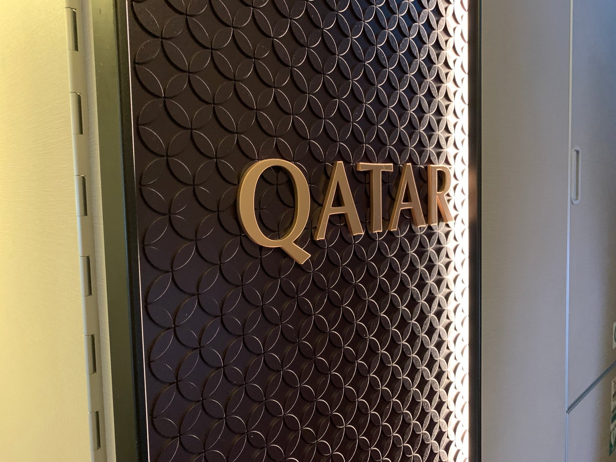 Qatar Airways Logo Plane