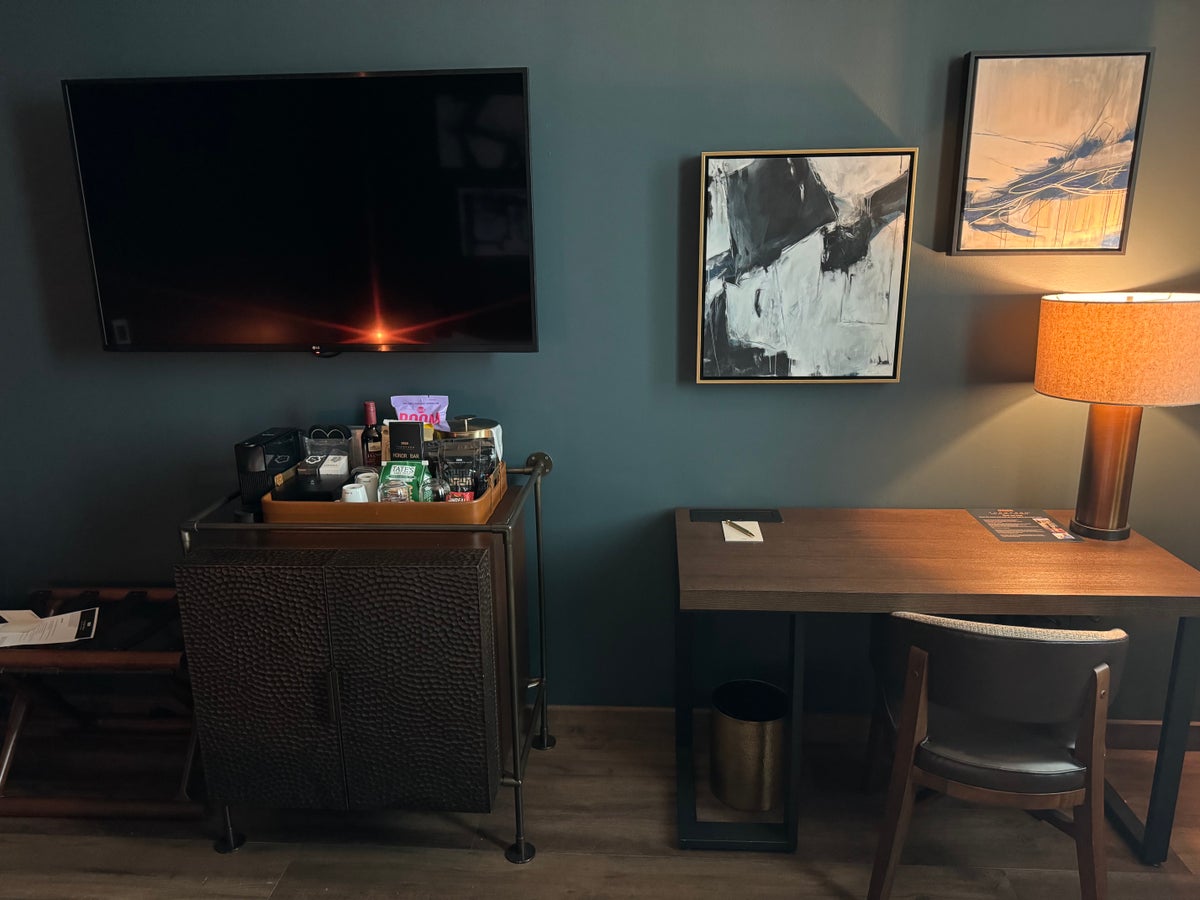 Thompson San Antonio Riverwalk bedroom desk and TV