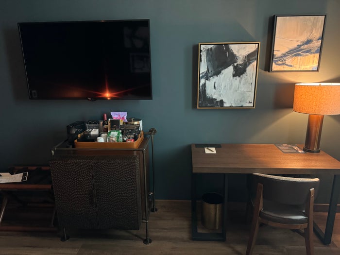 Thompson San Antonio Riverwalk bedroom desk and TV