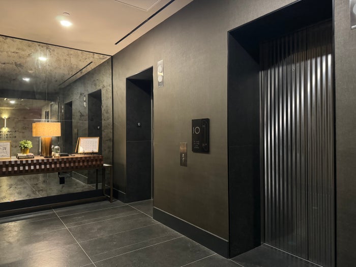 Thompson San Antonio Riverwalk elevator waiting area 10th floor