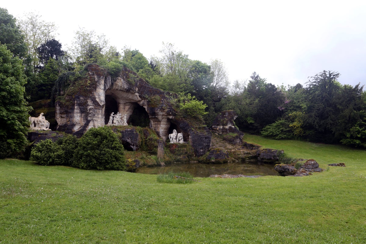 Versailles Gardens Apollos Baths