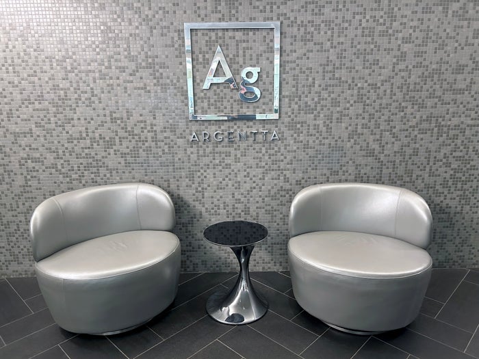 Watergate DC Argentta Spa seats