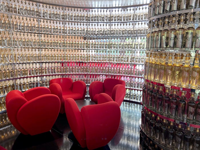Watergate Hotel lobby bar secret seats