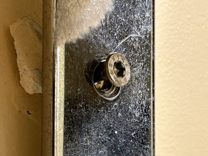 Bad workmanship within the hotel Bad workmanship within the hotel