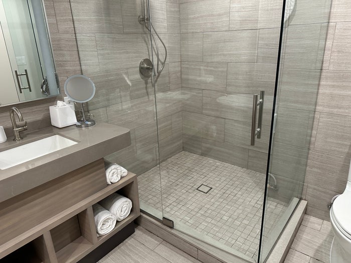 separate shower JW Marriott SXM separate shower JW Marriott SXM