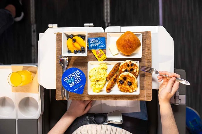 Alaska Airlines Rolls Out New First Class Menu and Beverages for Summer