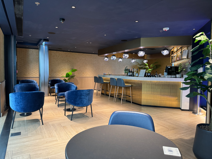 Chase Sapphire Lounge Hong Kong HKG bar Chase Sapphire Lounge Hong Kong HKG bar
