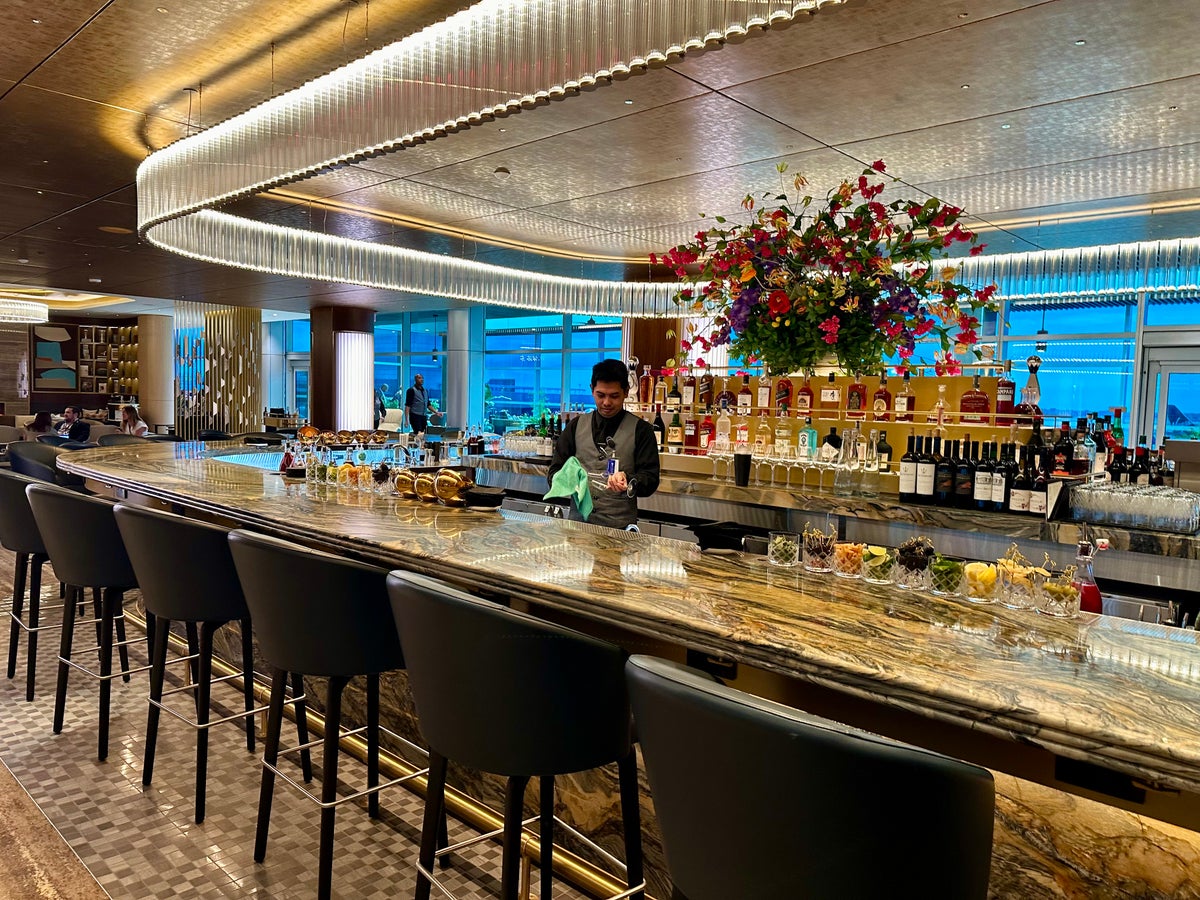 Delta One JFK Lounge Bar