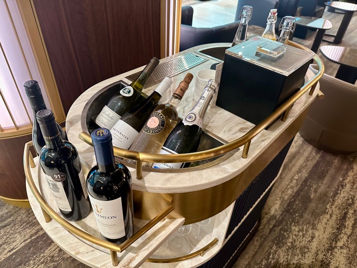 Delta One JFK Lounge Wines Delta One JFK Lounge Wines