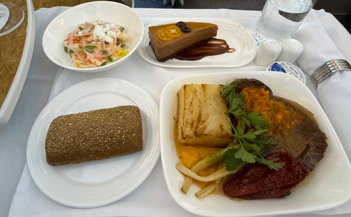 Emirates MIA BOG Lunch Serving Emirates MIA BOG Lunch Serving