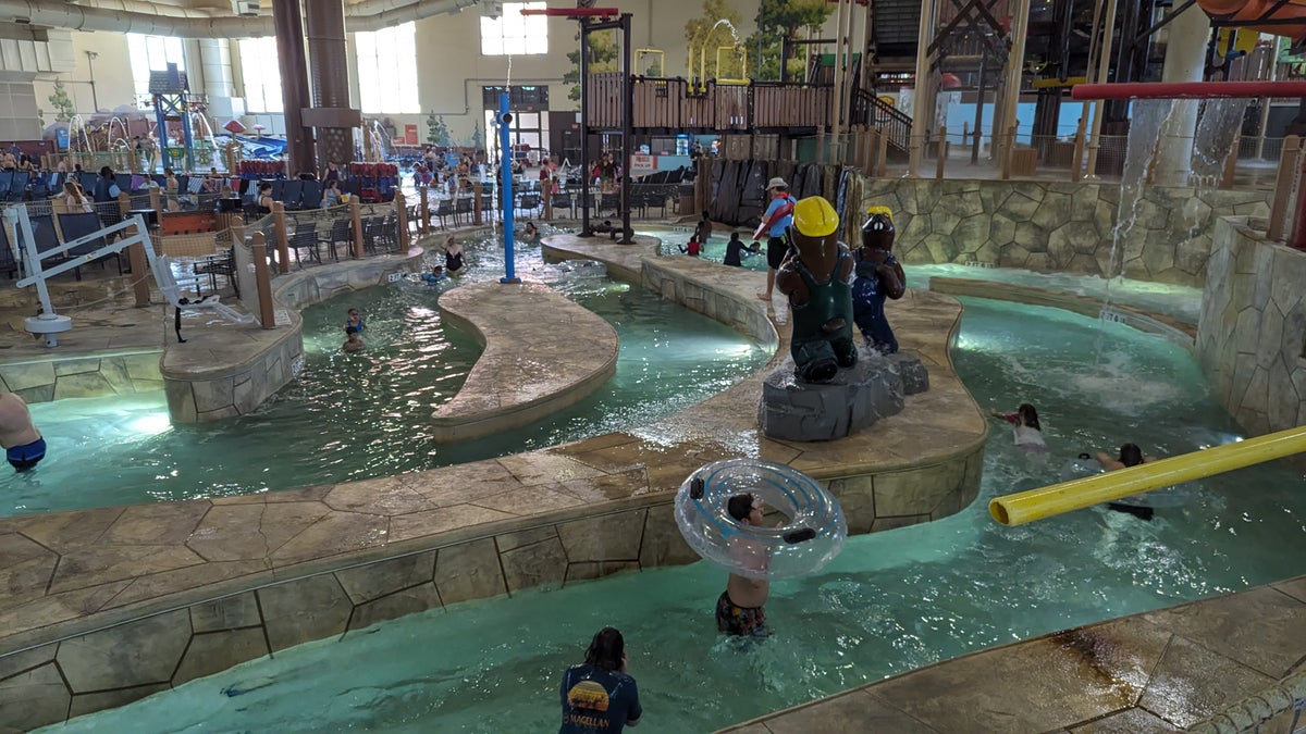 Great Wolf Lodge Grapevine amenities water park lazy river