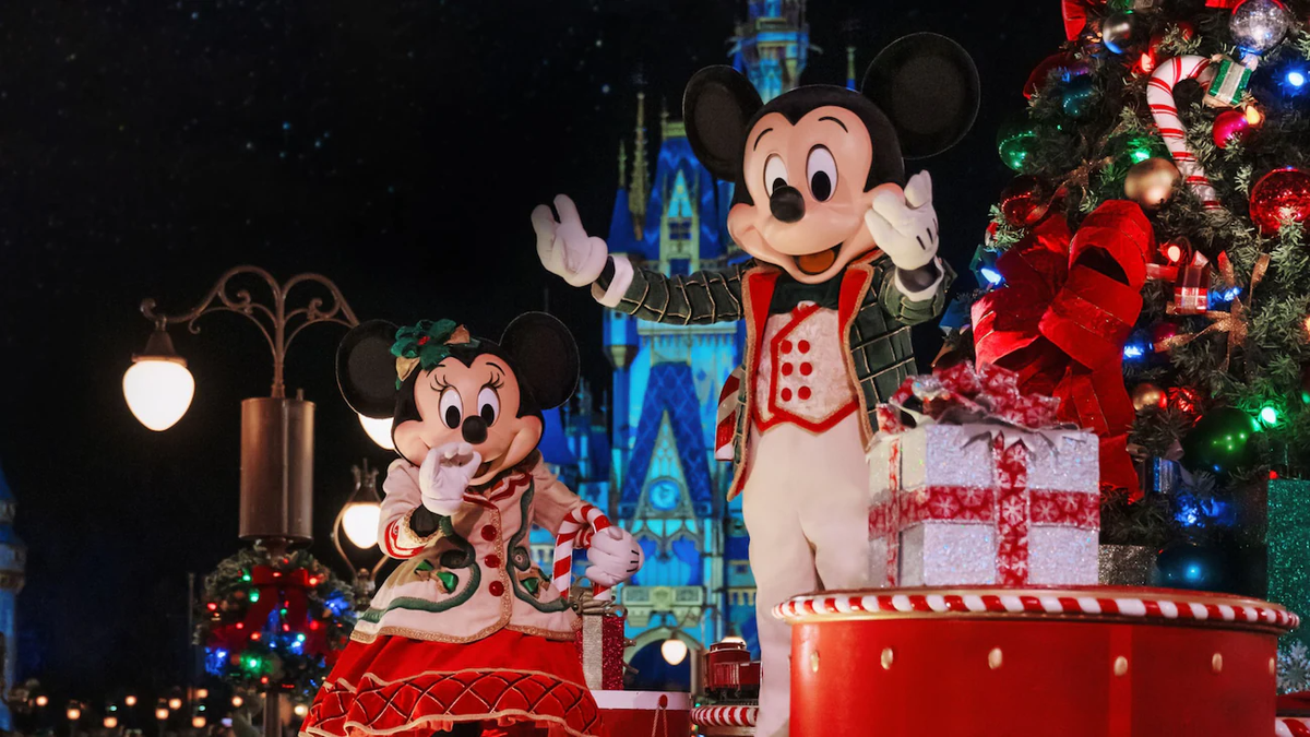 Holiday Mickey Minnie Magic Kingdom