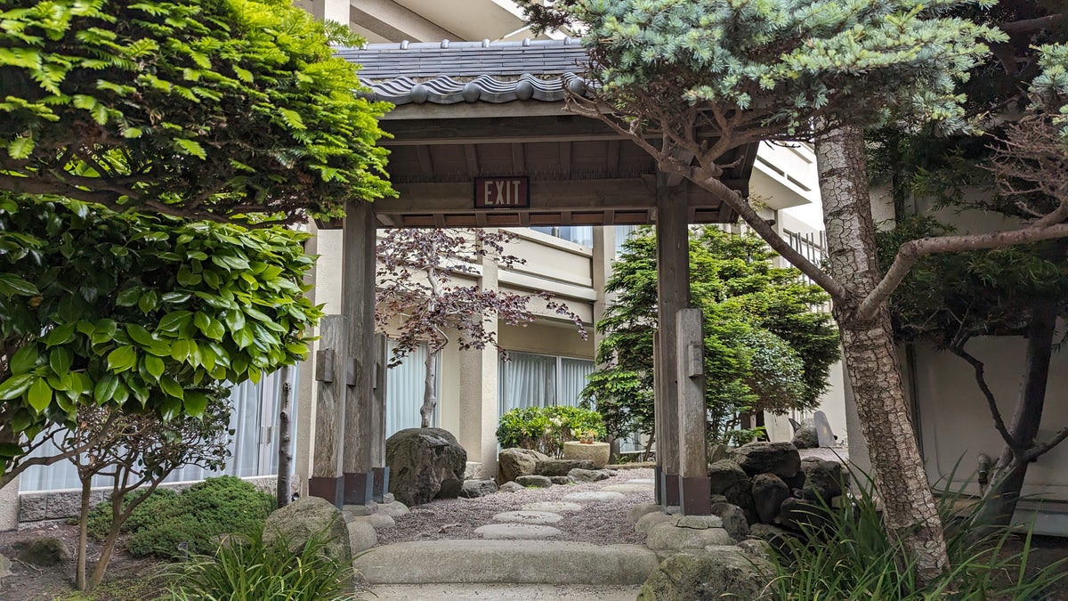 Hotel Kabuki San Francisco amenities garden walk