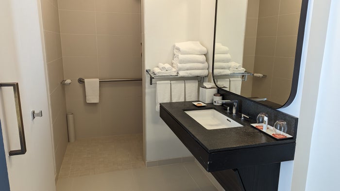 Hotel Kabuki San Francisco guest room bathroom