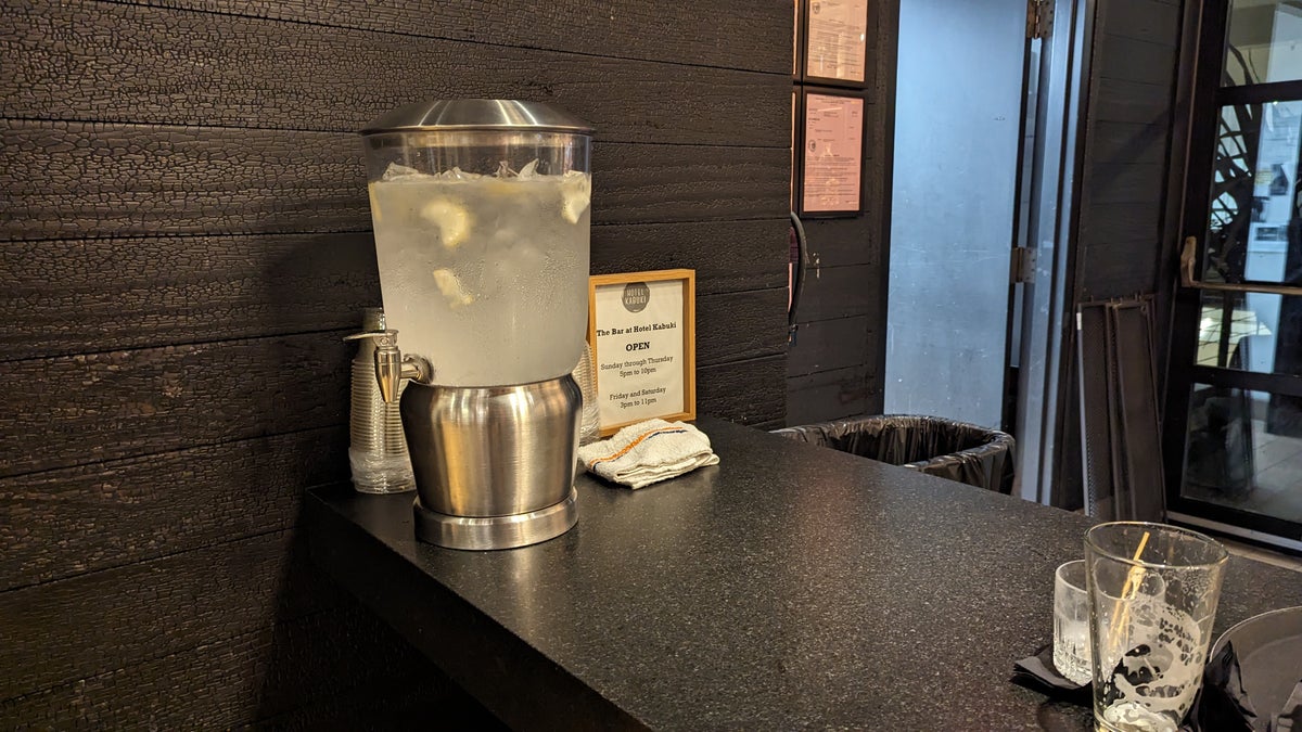 Hotel Kabuki San Francisco lobby water station