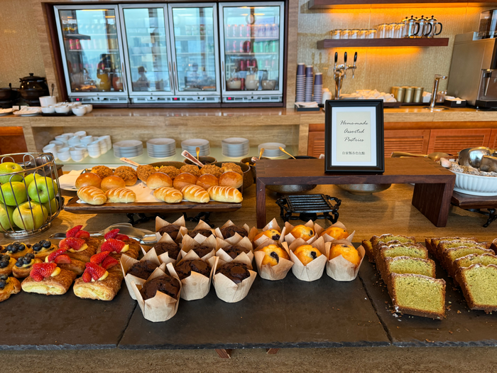 Hyatt Regency Hong Kong Tsim Sha Tsui Regency Club breakfast pastries Hyatt Regency Hong Kong Tsim Sha Tsui Regency Club breakfast pastries