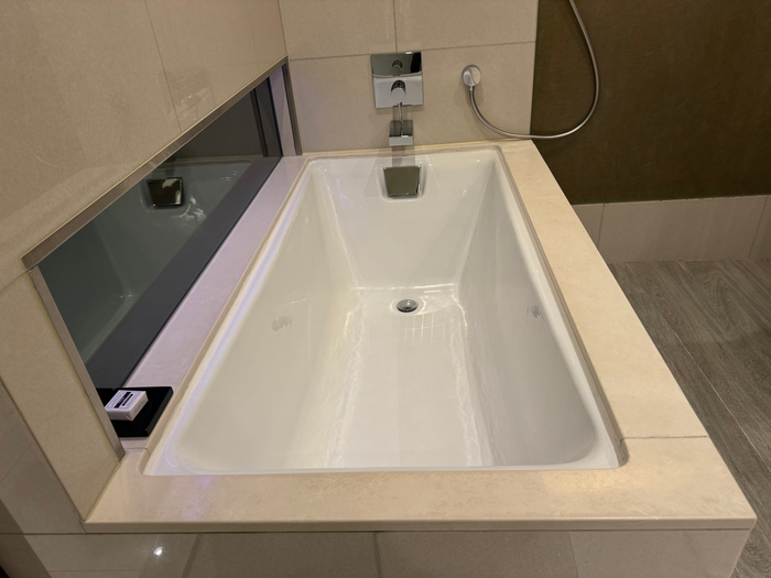 Hyatt Regency Hong Kong Tsim Sha Tsui bathroom tub Hyatt Regency Hong Kong Tsim Sha Tsui bathroom tub