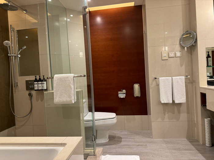 Hyatt Regency Hong Kong Tsim Sha Tsui bathroom Hyatt Regency Hong Kong Tsim Sha Tsui bathroom