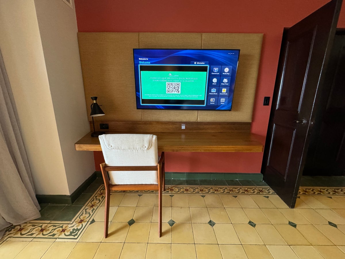 Los Suenos Marriott Bedroom Desk and TB