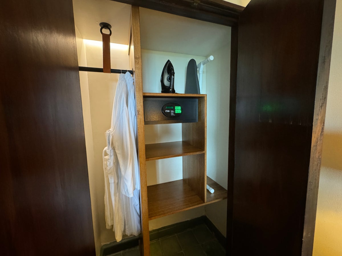 Los Suenos Marriott Closet