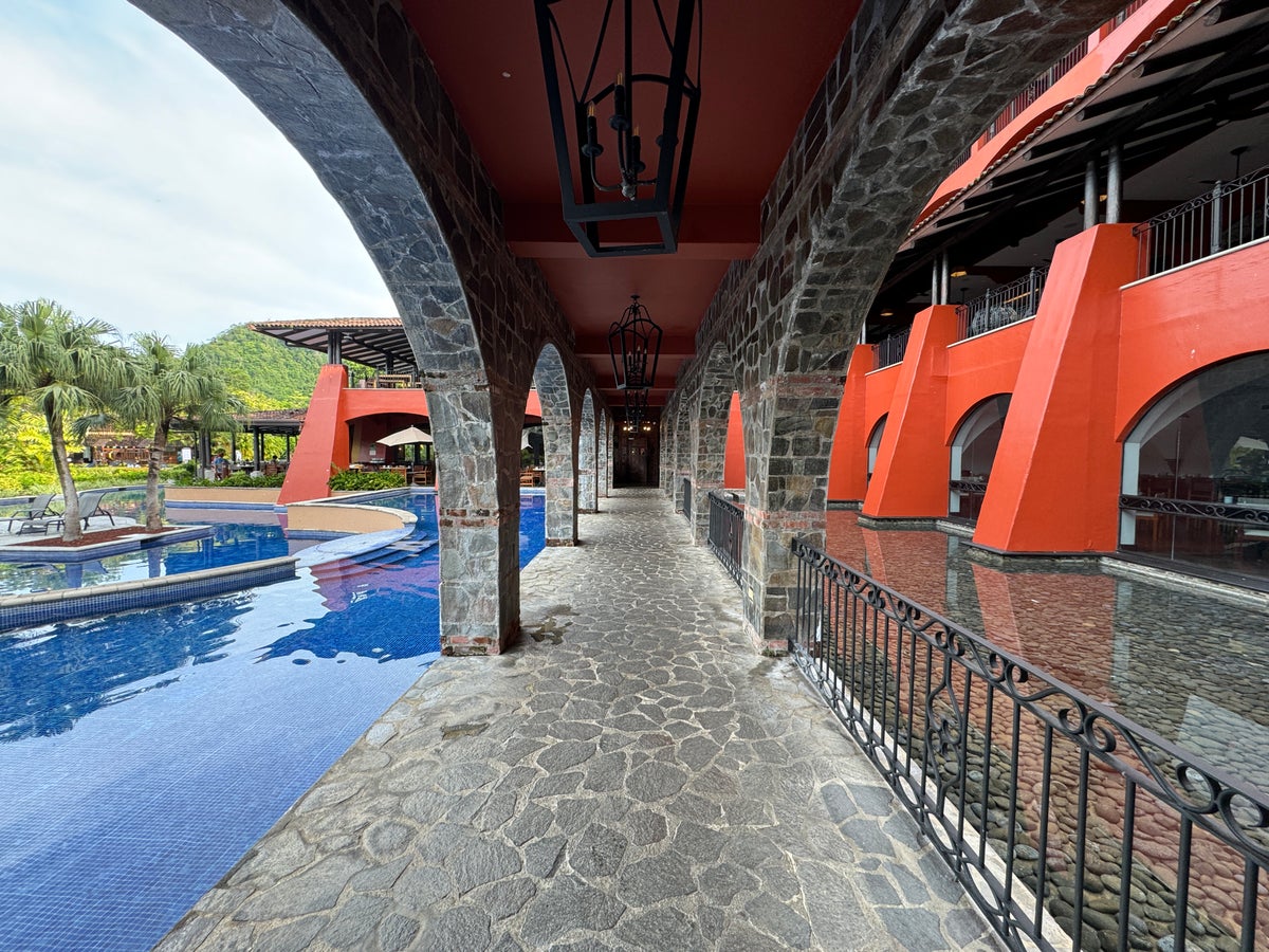 Los Suenos Marriott Walkway Outdoors