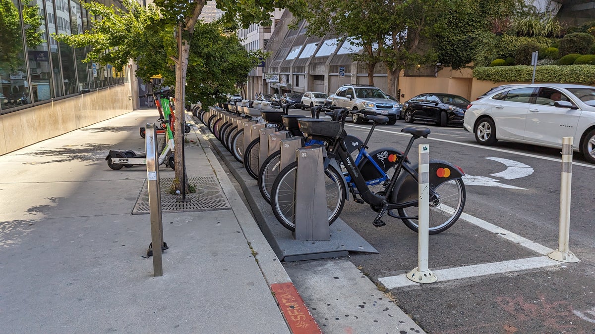 San Francisco Hilton Financial District Lyft bike station