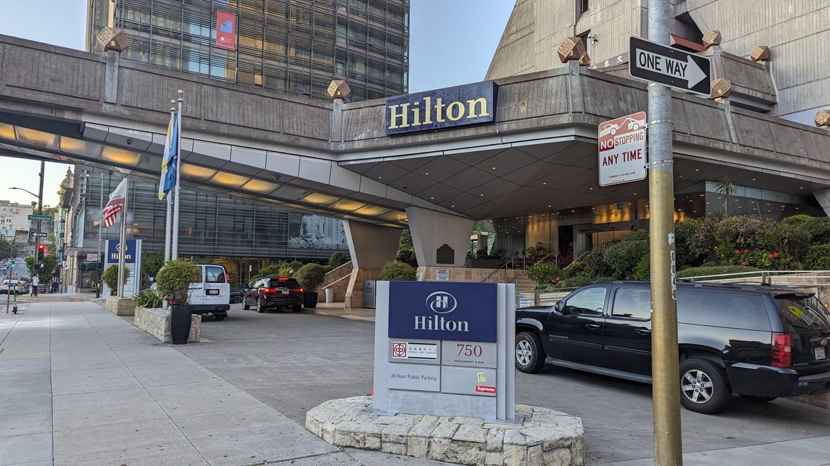 San Francisco Hilton Financial District drive up entrance