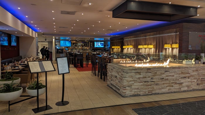 San Francisco Hilton Financial District food and beverage restaurant