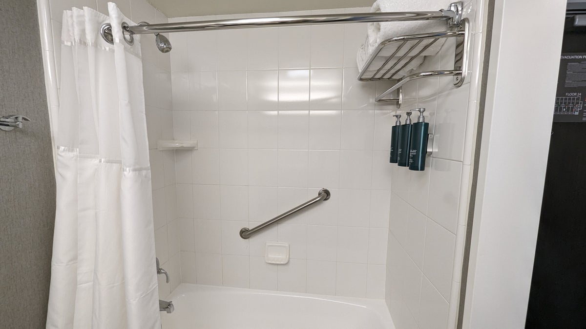 San Francisco Hilton Financial District guestroom bathroom tub and shower