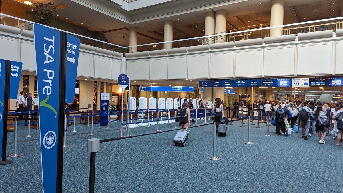 Southwest MCO to HOU terminal entry TSA PreCheck line