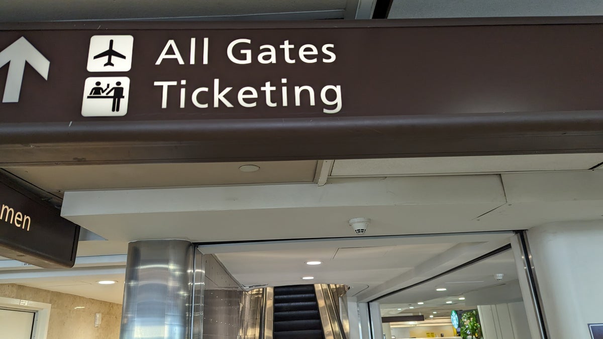 Southwest MCO to HOU terminal entry sign