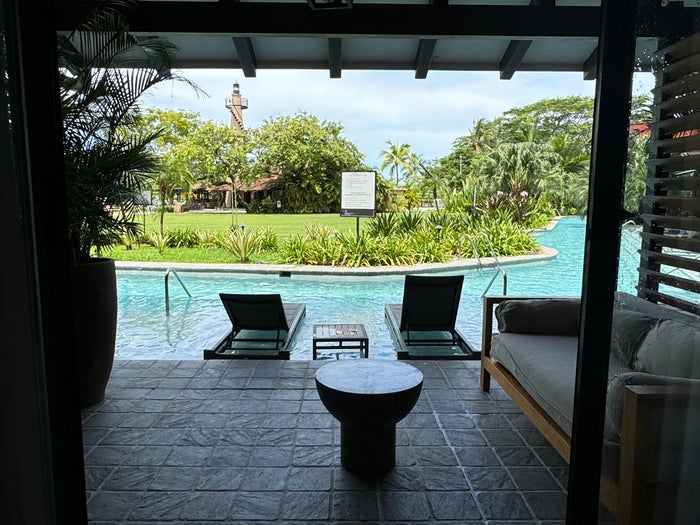 Swim up bar room Marriott Los Suenos