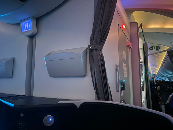 Zipair LAX NRT business class curtain pinned open