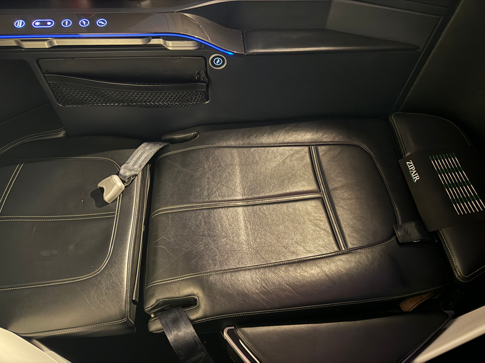 Zipair LAX NRT business class lie flat seat