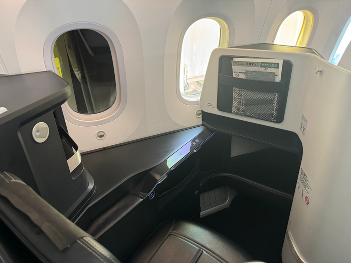 Zipair LAX NRT business class window seat