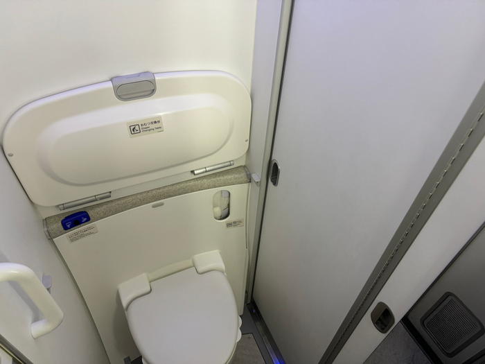 Zipair LAX NRT lavatory toilet