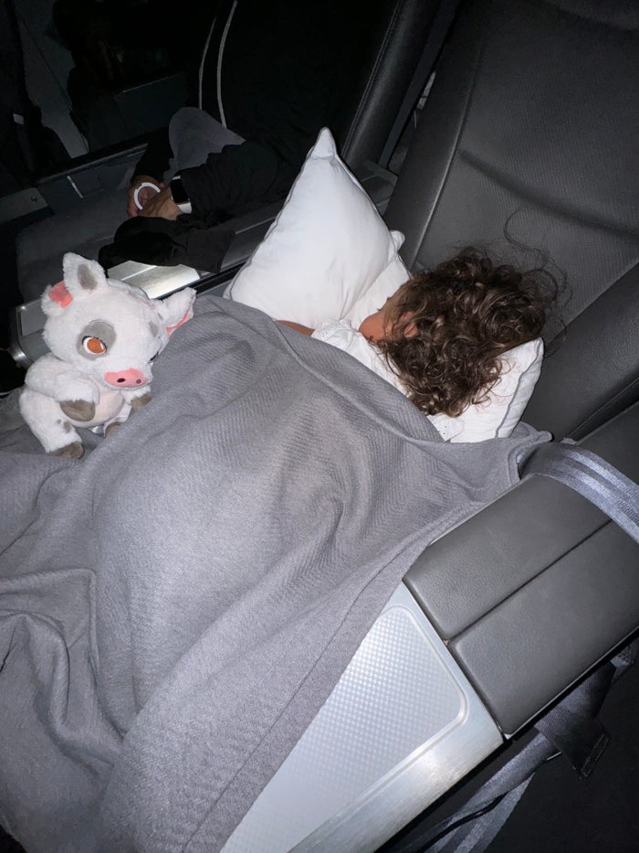 AA Premium Economy 787 Baby Sleeping AA Premium Economy 787 Baby Sleeping