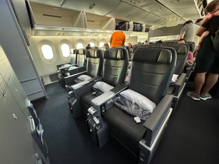 AA Premium Economy 787 Cabin AA Premium Economy 787 Cabin